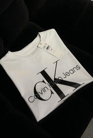 Calvin Klein Basic Logo T-shirt